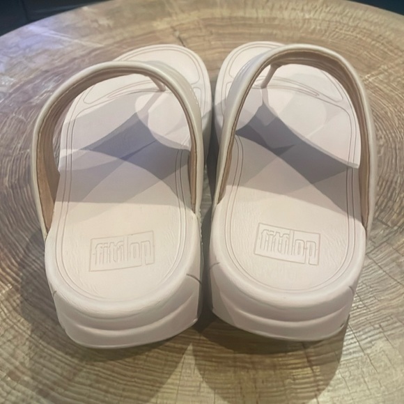 FitFlop Walkstar NUDE Leather Toe-Post Sandals 8M NWOT - Picture 2 of 4